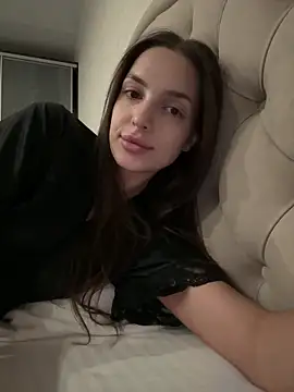 Snapshot of BellaHalles chatting on 03.02.25 BellaHalles online show from 03.02.25