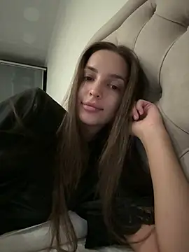 Snapshot of BellaHalles chatting on 03.03.25 BellaHalles online show from 03.03.25