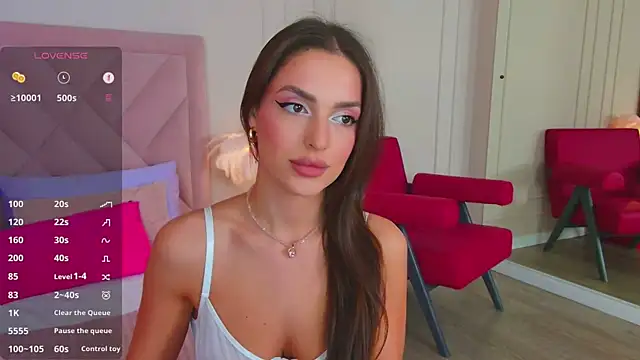 Snapshot of BellaHalles chatting on 03.22.25 BellaHalles online show from 03.22.25