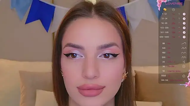 Snapshot of BellaHalles chatting on 10.01.25 BellaHalles online show from 10.01.25