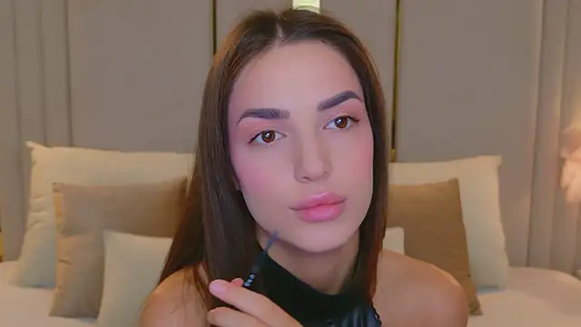 Snapshot of BellaHalles chatting on 12.03.25 BellaHalles online show from 12.03.25