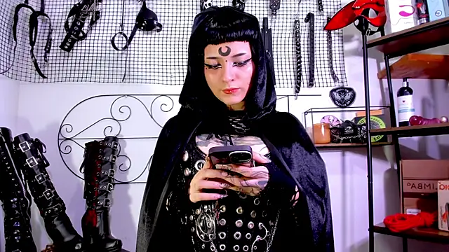 Snapshot of Agatha_BDSM chatting on 10.18.25 Agatha BDSM online show from 10.18.25