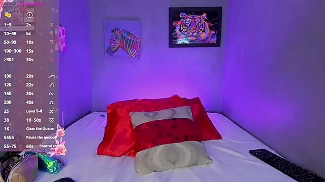 EmmaSmith06 online show from 10.23.25