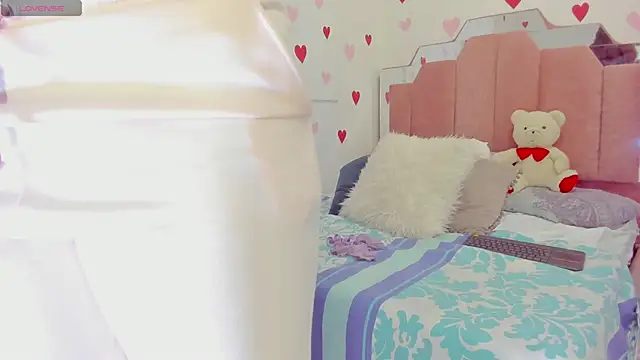 LoveQueen2 online show from 02.23.25