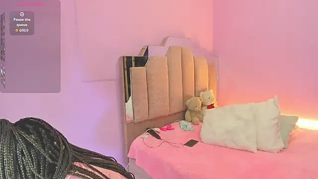 LoveQueen2 online show from 09.14.25