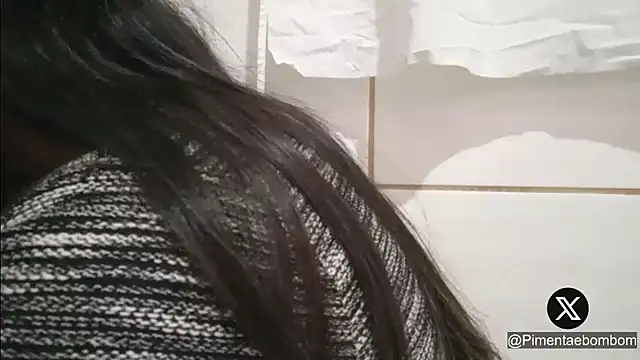 Snapshot of bombomepimenta chatting on 03.02.25 bombomepimenta online show from 03.02.25