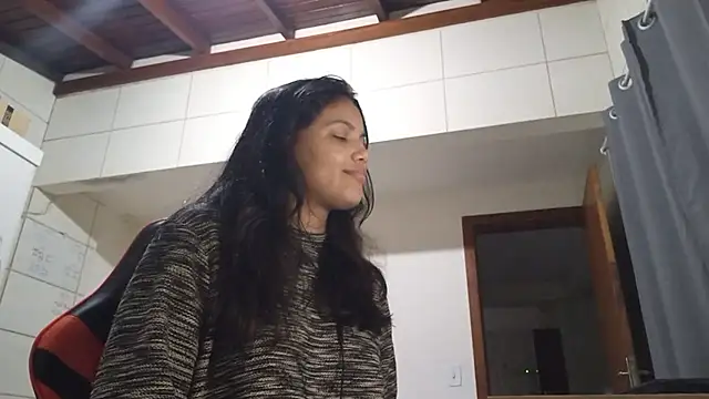 Snapshot of bombomepimenta chatting on 10.28.25 bombomepimenta online show from 10.28.25