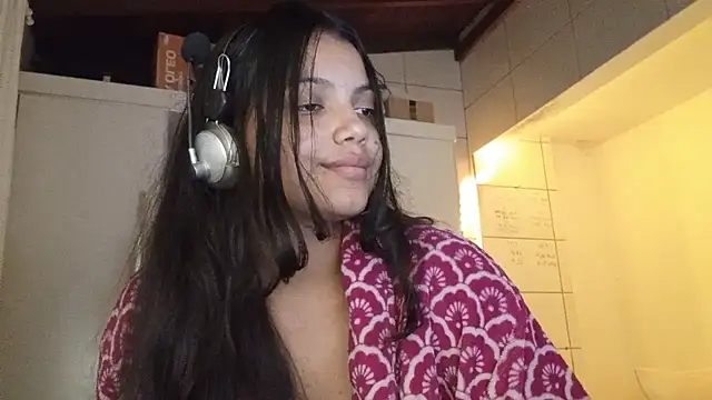 Snapshot of bombomepimenta chatting on 11.10.25 bombomepimenta online show from 11.10.25