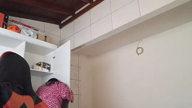 Snapshot of bombomepimenta chatting on 11.10.25 bombomepimenta online show from 11.10.25