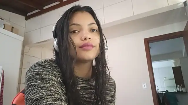 Snapshot of bombomepimenta chatting on 11.14.25 bombomepimenta online show from 11.14.25