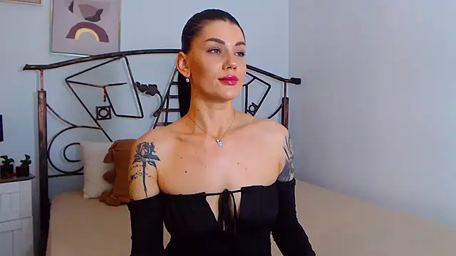 YvonneEverlee online show from 12.14.24