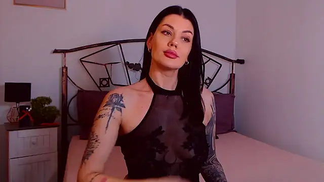 YvonneEverlee online show from 11.15.25