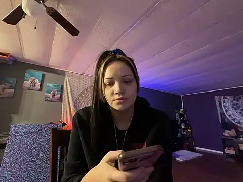 Snapshot of skinwalkingzombie chatting on 12.11.24 skinwalkingzombie online show from 12.11.24