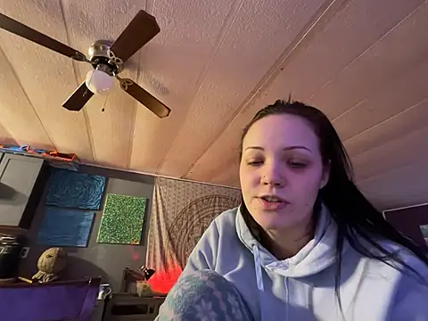 Snapshot of skinwalkingzombie chatting on 02.10.25 skinwalkingzombie online show from 02.10.25