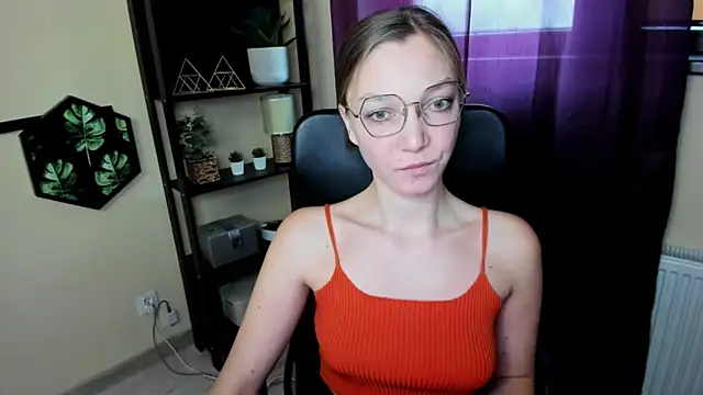 EmillyPlay online show from 03.21.25