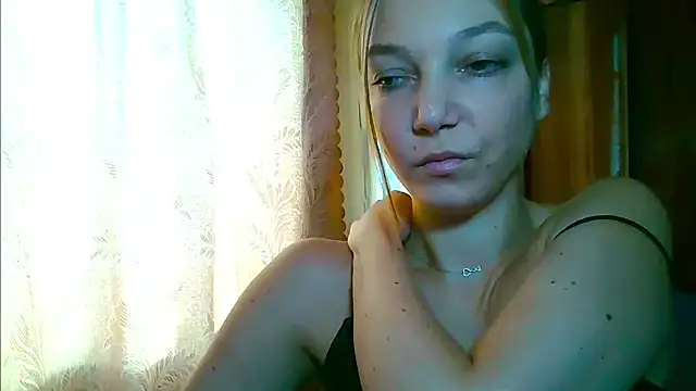 EmillyPlay online show from 11.28.25