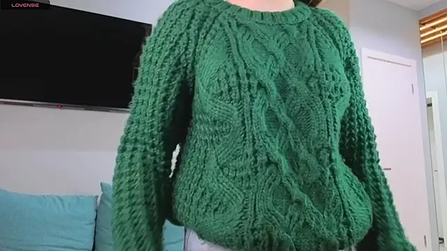 Snapshot of DonnaBurkee chatting on 10.26.25 DonnaBurkee online show from 10.26.25