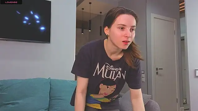 Snapshot of DonnaBurkee chatting on 11.21.25 DonnaBurkee online show from 11.21.25