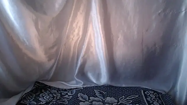 Burberrry  online show from 04.24.26