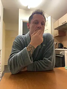 Snapshot of Yourhotboy_42 chatting on 02.04.25 Yourhotboy 42 online show from 02.04.25