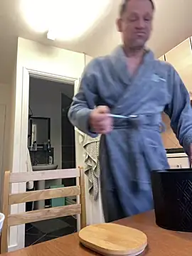 Snapshot of Yourhotboy_42 chatting on 03.08.25 Yourhotboy 42 online show from 03.08.25