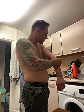 Snapshot of Yourhotboy_42 chatting on 10.09.25 Yourhotboy 42 online show from 10.09.25