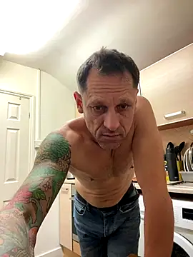 Snapshot of Yourhotboy_42 chatting on 12.15.25 Yourhotboy 42 online show from 12.15.25