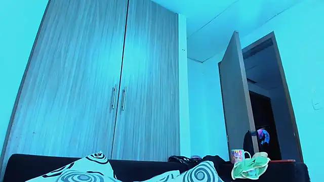 naugthy dominant online show from 10.04.25