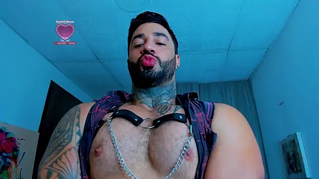 naugthy dominant online show from 10.31.25