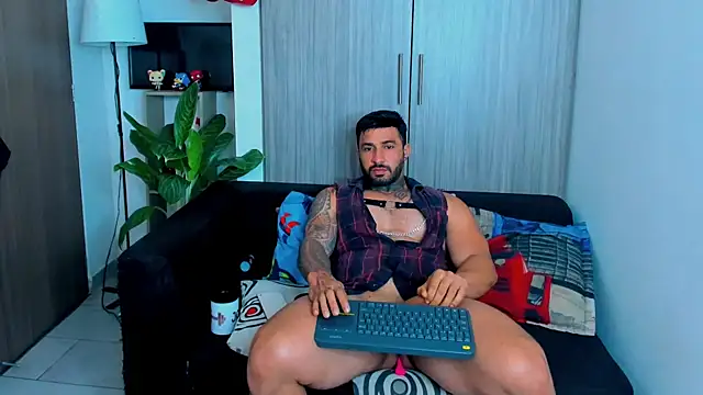 naugthy dominant online show from 11.04.25