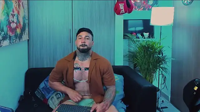 naugthy dominant online show from 11.23.25