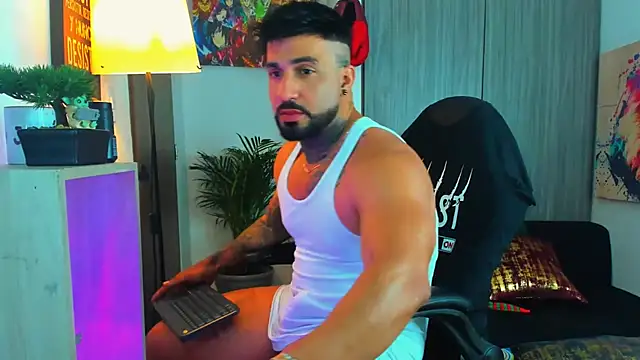 naugthy dominant online show from 12.15.25