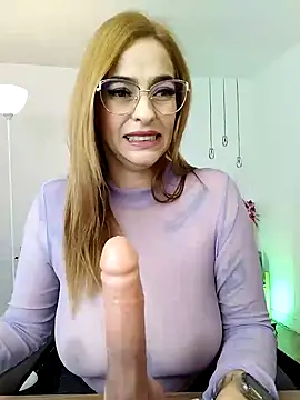 Alessandra Schmoll online show from 02.25.25