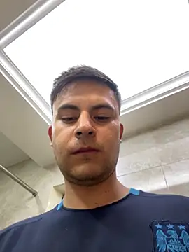 Snapshot of Nicolds14 chatting on 11.01.25 Nicolds14 online show from 11.01.25