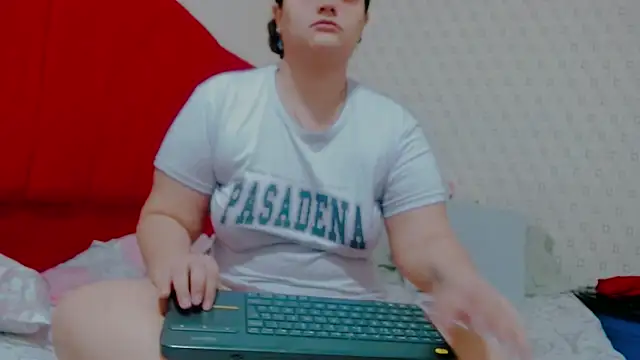 brunnette hot online show from 02.04.25