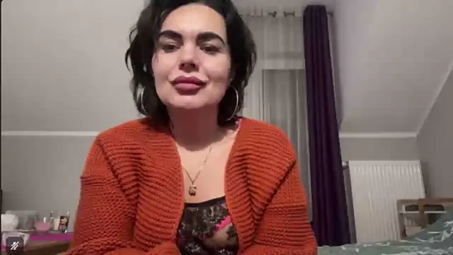 Snapshot of DESIREjenny chatting on 12.02.25 DESIREjenny online show from 12.02.25