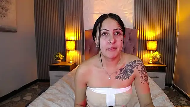 isabella smith  online show from 12.13.24