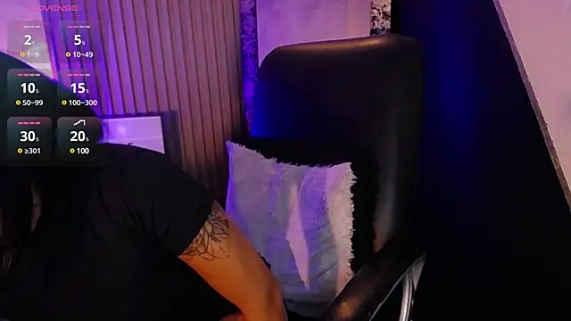 isabella smith  online show from 01.24.25