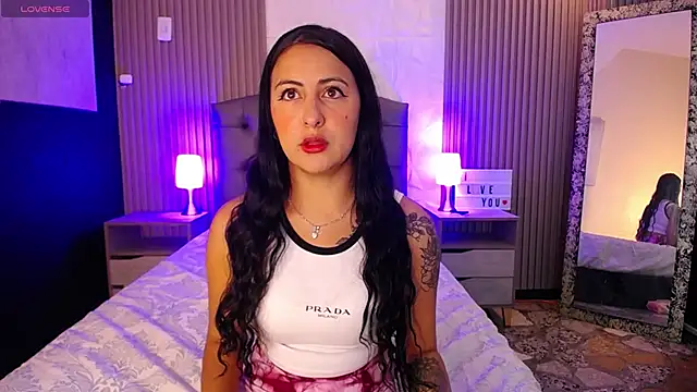 isabella smith  online show from 02.06.25