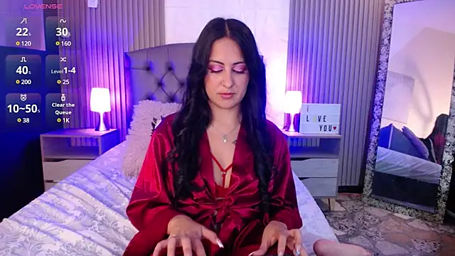 isabella smith  online show from 02.11.25