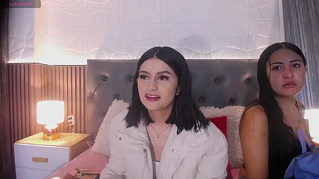 isabella smith  online show from 03.14.25