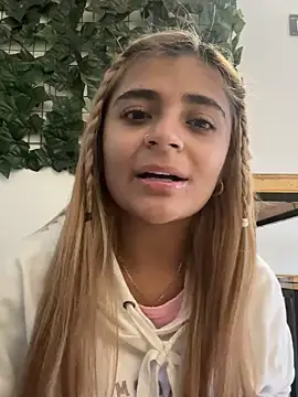 pamell col online show from 12.12.24