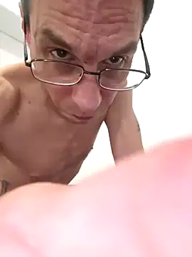 Snapshot of Iliketocooksquirt25 chatting on 03.11.26 Iliketocooksquirt25 online show from 03.11.26