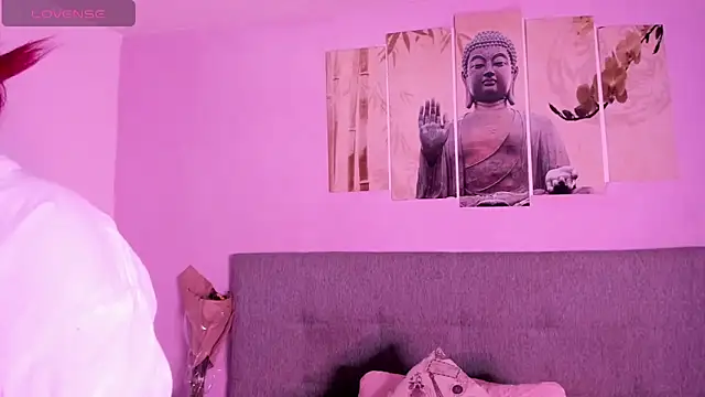 Im Scarlet online show from 03.22.25