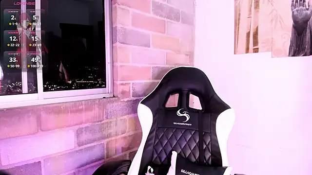 Im Scarlet online show from 10.26.25