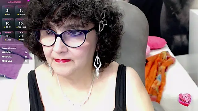 Snapshot of cataleya_mom chatting on 03.17.25 cataleya mom online show from 03.17.25