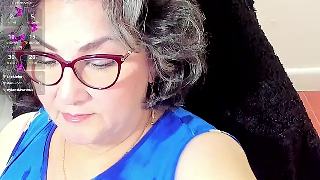 Snapshot of cataleya_mom chatting on 11.17.25 cataleya mom online show from 11.17.25