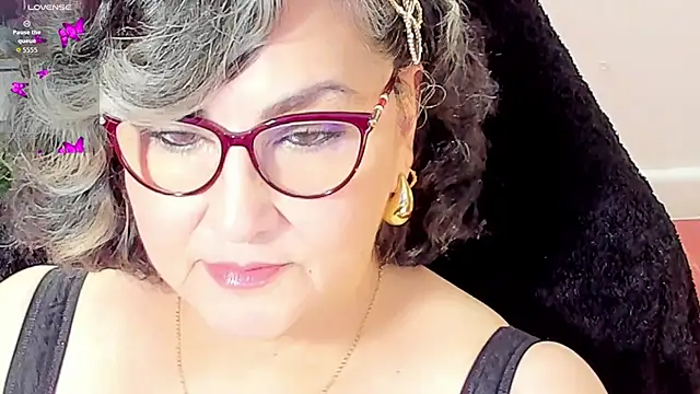 Snapshot of cataleya_mom chatting on 11.24.25 cataleya mom online show from 11.24.25