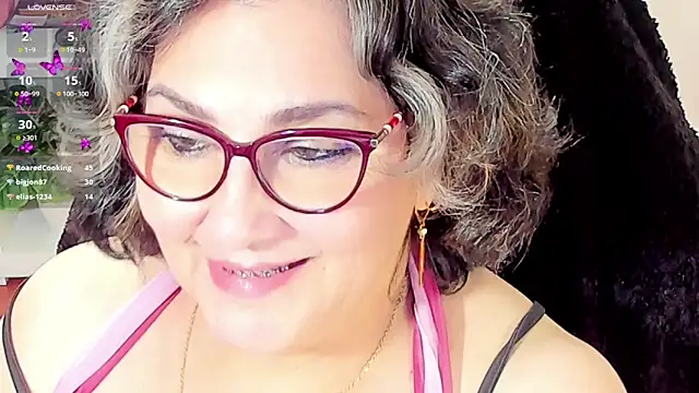 Snapshot of cataleya_mom chatting on 12.02.25 cataleya mom online show from 12.02.25