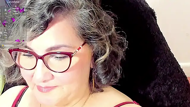 Snapshot of cataleya_mom chatting on 12.05.25 cataleya mom online show from 12.05.25